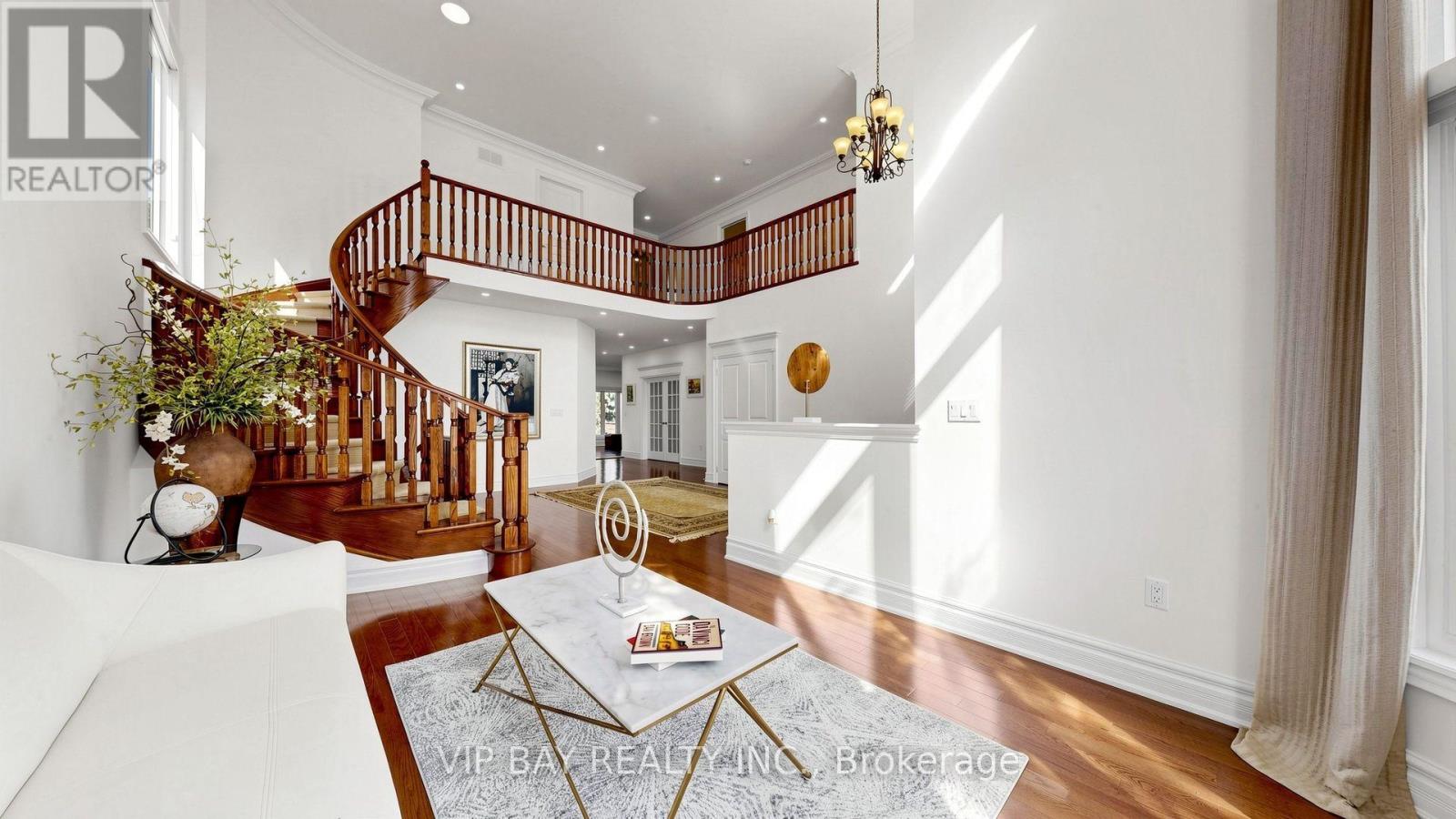 12 Mackay Drive, Richmond Hill, Ontario  L4C 6P1 - Photo 10 - N13844426