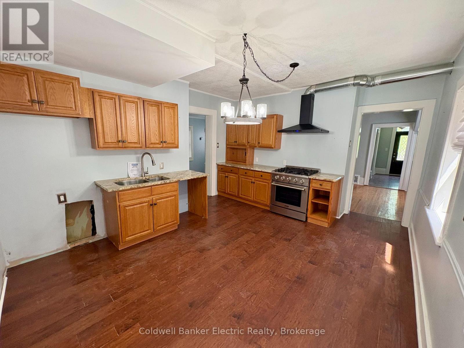 21 Sussex Street N, Kawartha Lakes, Ontario  K9V 4H3 - Photo 6 - X13842960