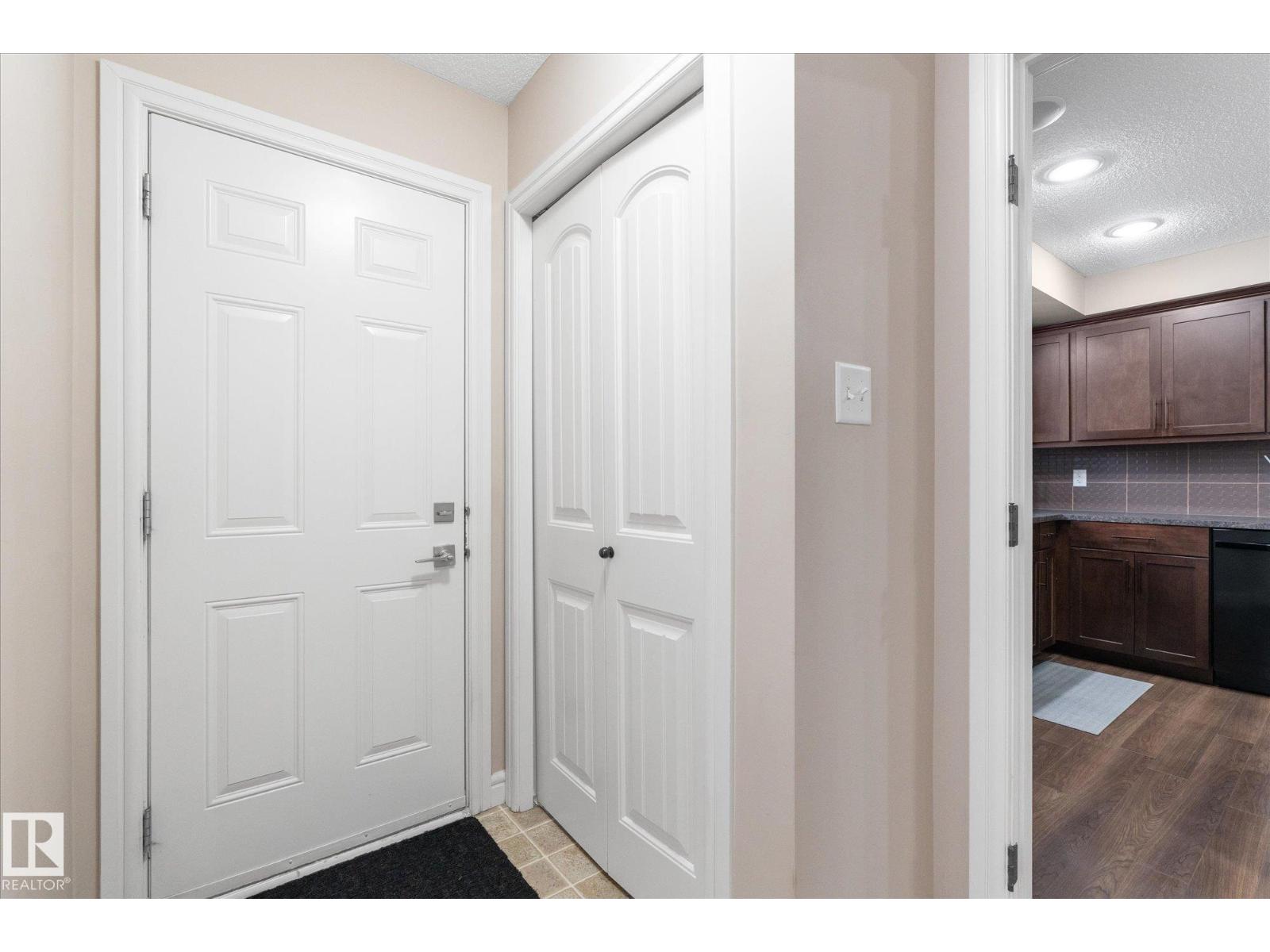 16 MEADOWLAND CR