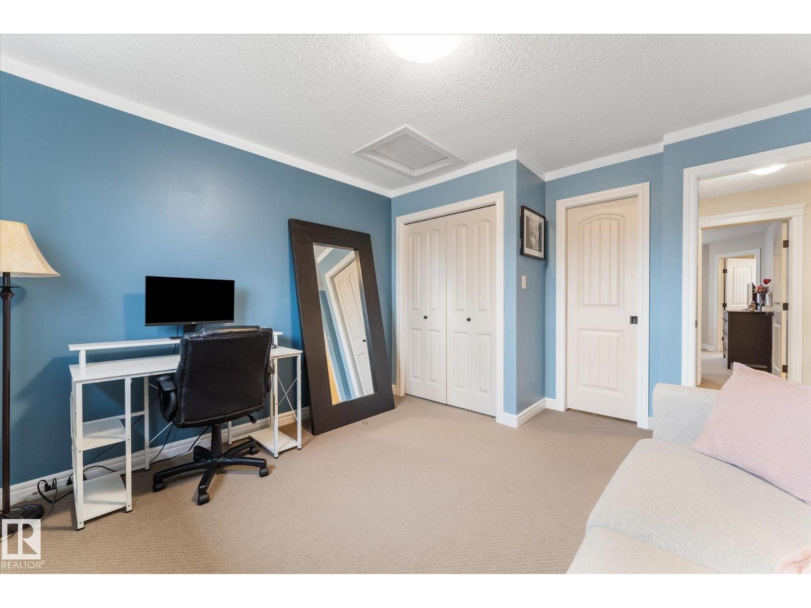 16 MEADOWLAND CR