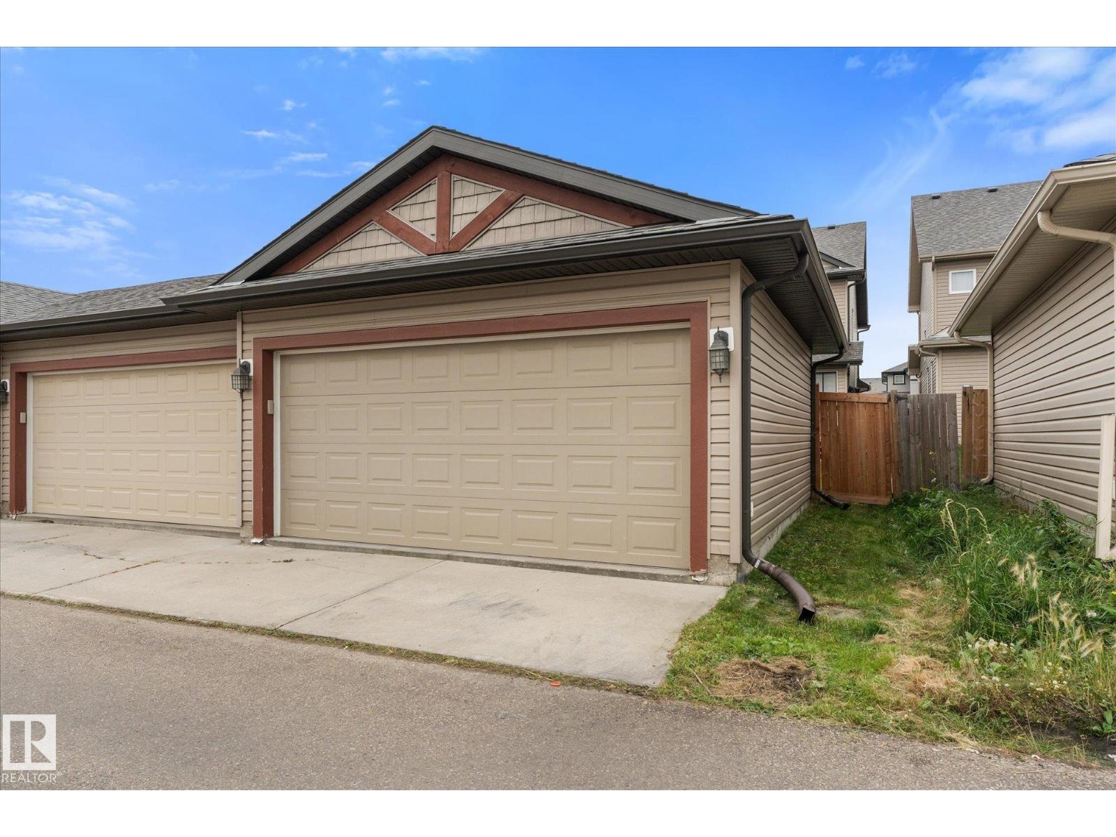 16 MEADOWLAND CR