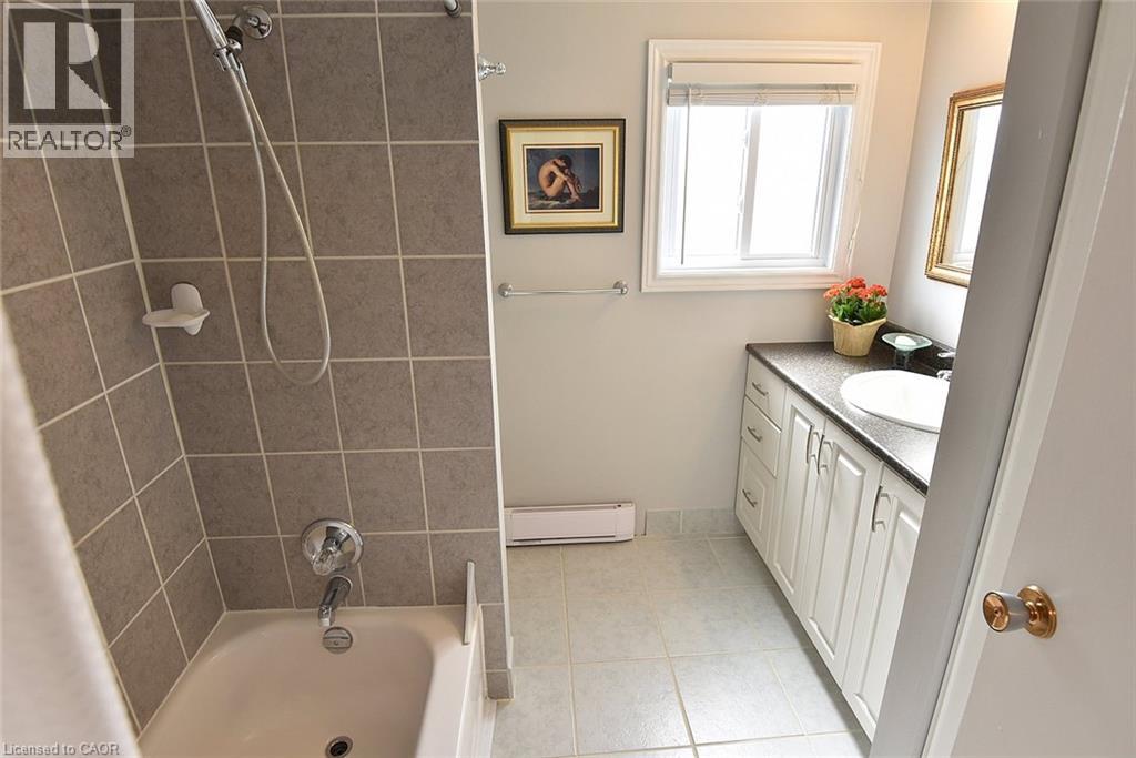 18 Claudette Gate, Hamilton, Ontario  L9B 1T5 - Photo 23 - 40867665