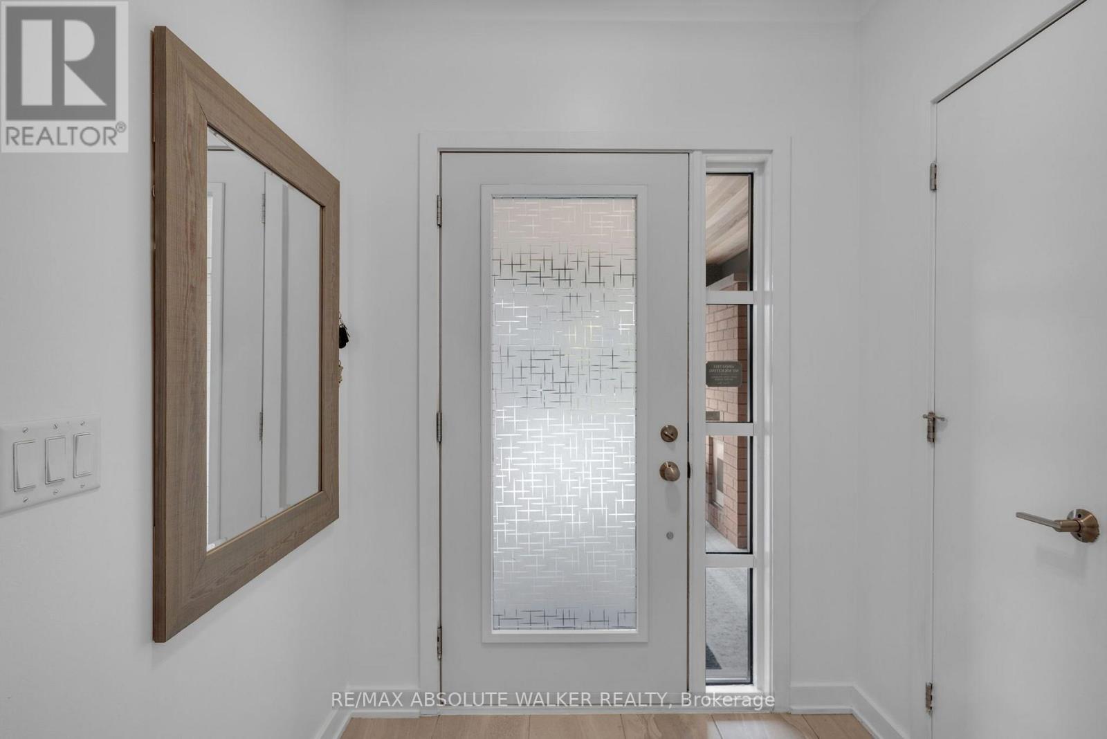 235 Pisces Terrace, Ottawa, Ontario  K1T 0S7 - Photo 3 - X13844560