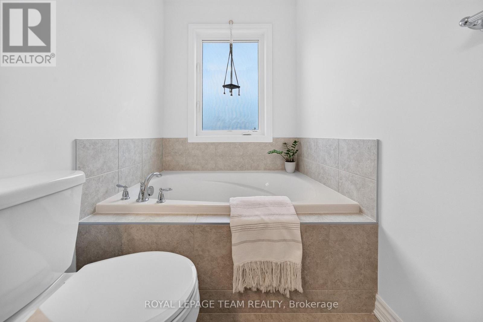 517 Foxlight Circle, Ottawa, Ontario  K2M 0L8 - Photo 12 - X13844614