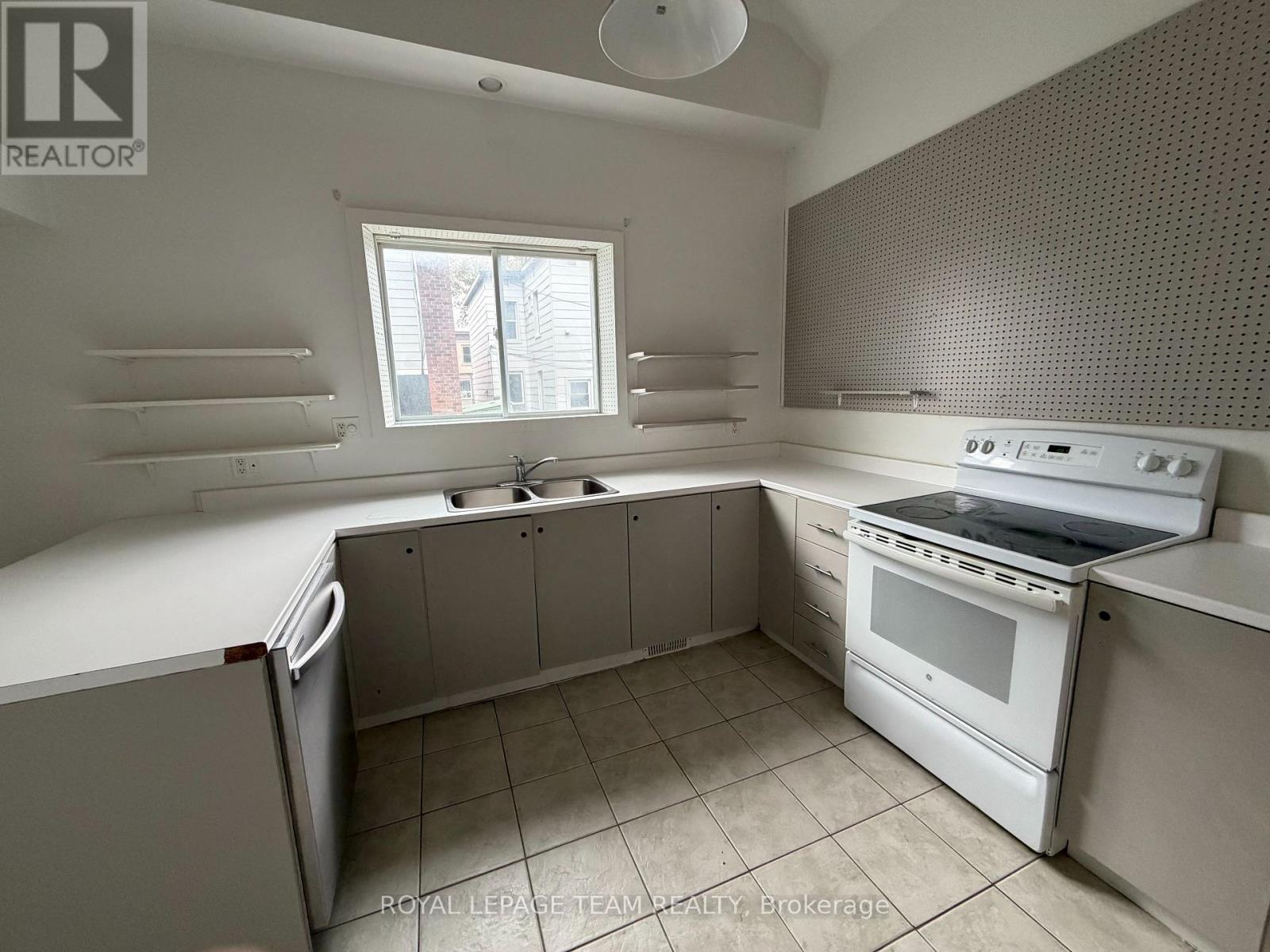 27 Poplar Street, Ottawa, Ontario K1R 7M5 - Photo 11 - X13844682