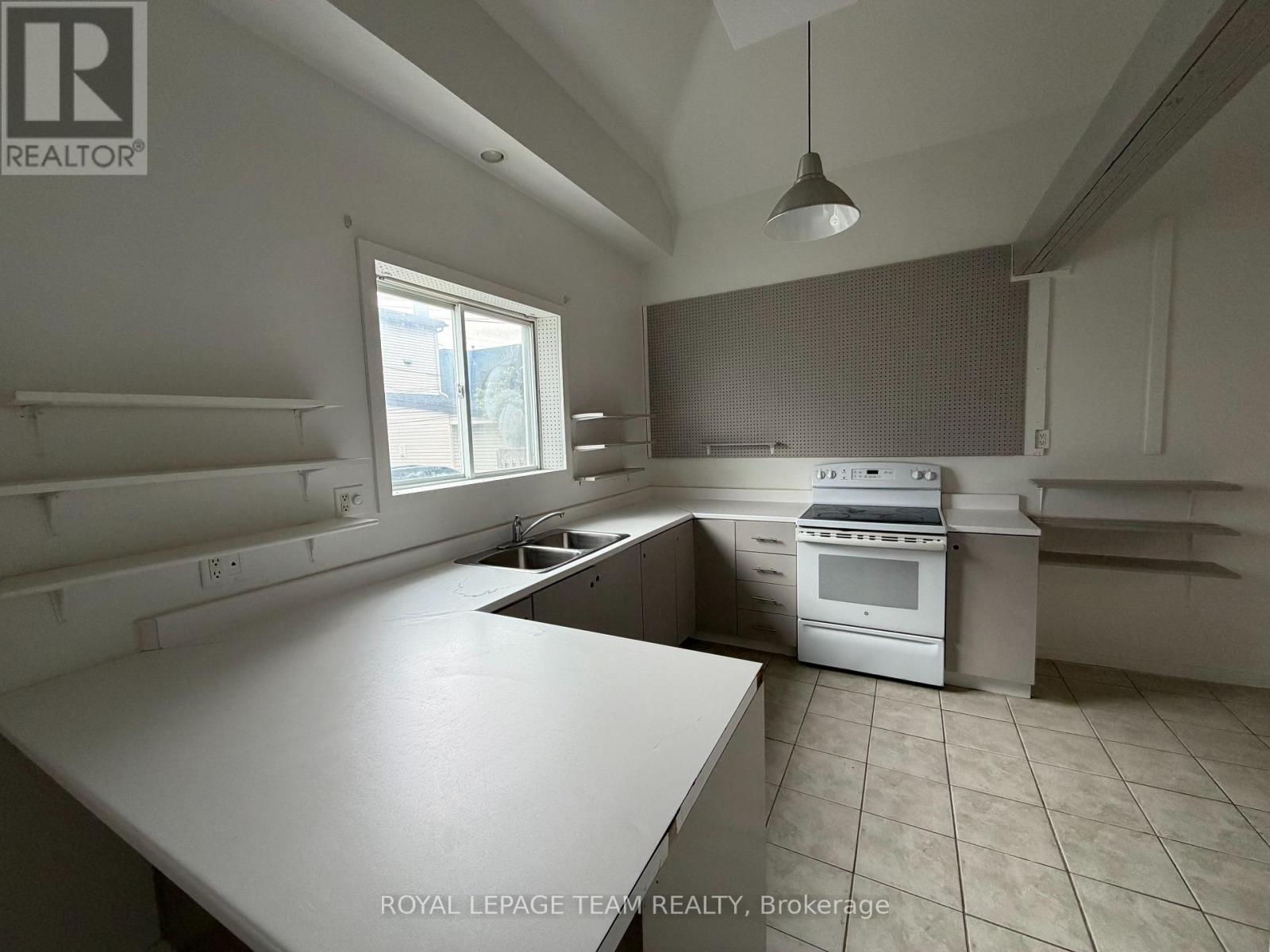 27 Poplar Street, Ottawa, Ontario K1R 7M5 - Photo 9 - X13844682