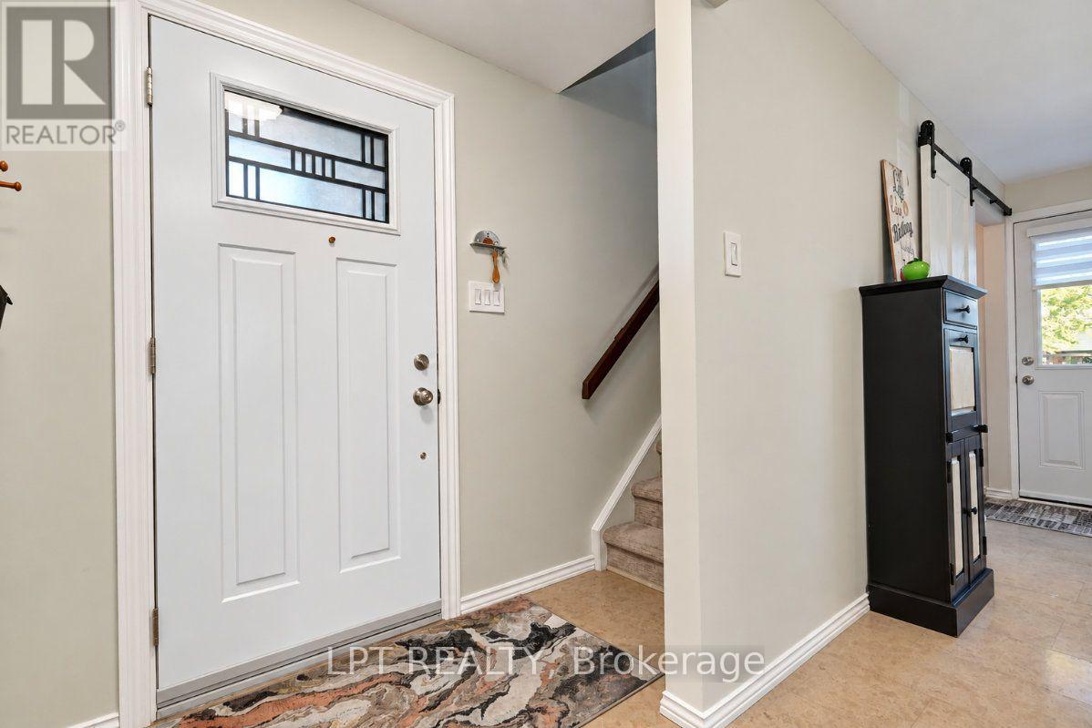 65 Coolspring Crescent, Ottawa, Ontario  K2E 7M9 - Photo 5 - X13844744