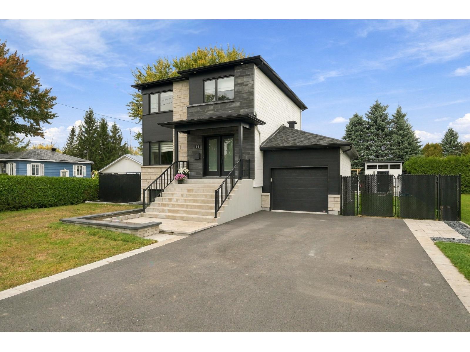 44 Rue Tremblay Saint-Jean-sur-Richelieu Quebec Canada J2X2T7 2