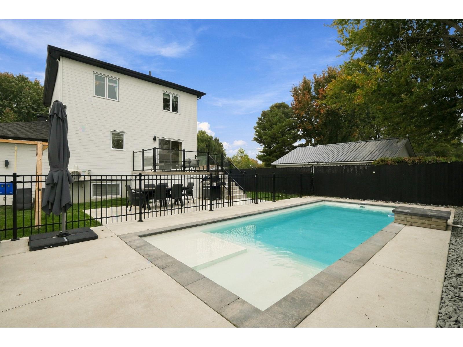 44 Rue Tremblay Saint-Jean-sur-Richelieu Quebec Canada J2X2T7 5