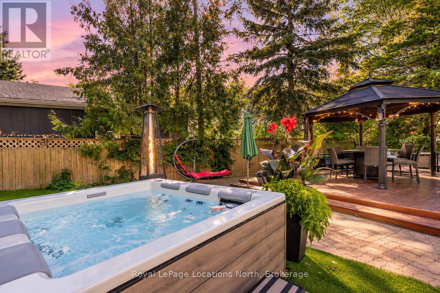 8 Seeley Court, Wasaga Beach, Ontario L9Z 2A7 - Photo 3 - S13844572
