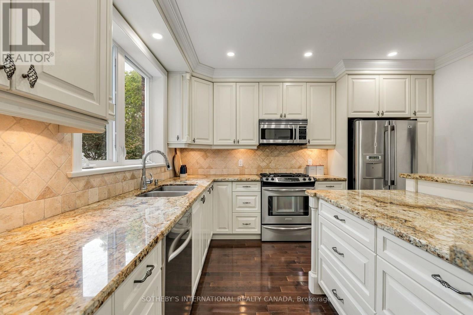 122 Brentcliffe Road, Toronto, Ontario M4G 3Y9 - Photo 10 - C13844564