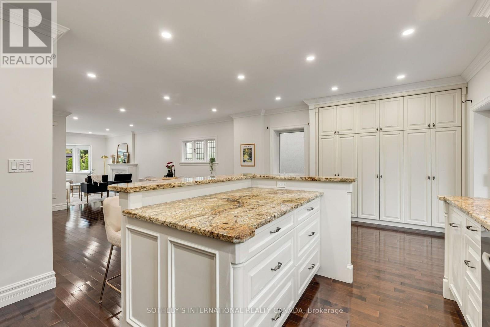 122 Brentcliffe Road, Toronto, Ontario M4G 3Y9 - Photo 11 - C13844564