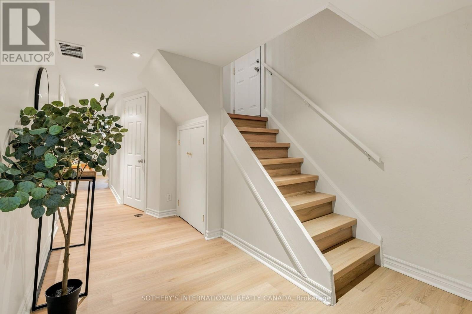 122 Brentcliffe Road, Toronto, Ontario M4G 3Y9 - Photo 29 - C13844564