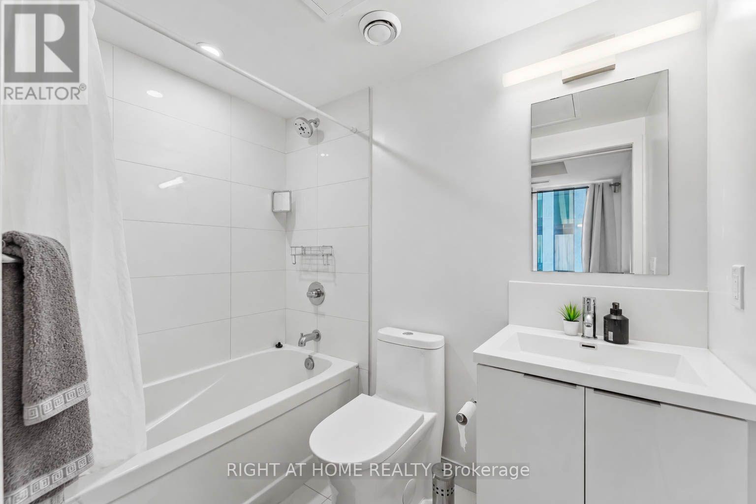 416 - 121 St Patrick Street, Toronto, Ontario  M5T 3C1 - Photo 9 - C13844760