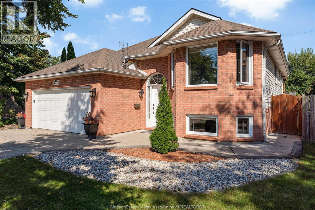 2222 Longfellow Avenue, Windsor, Ontario  N9B 3J8 - Photo 2 - 26023705