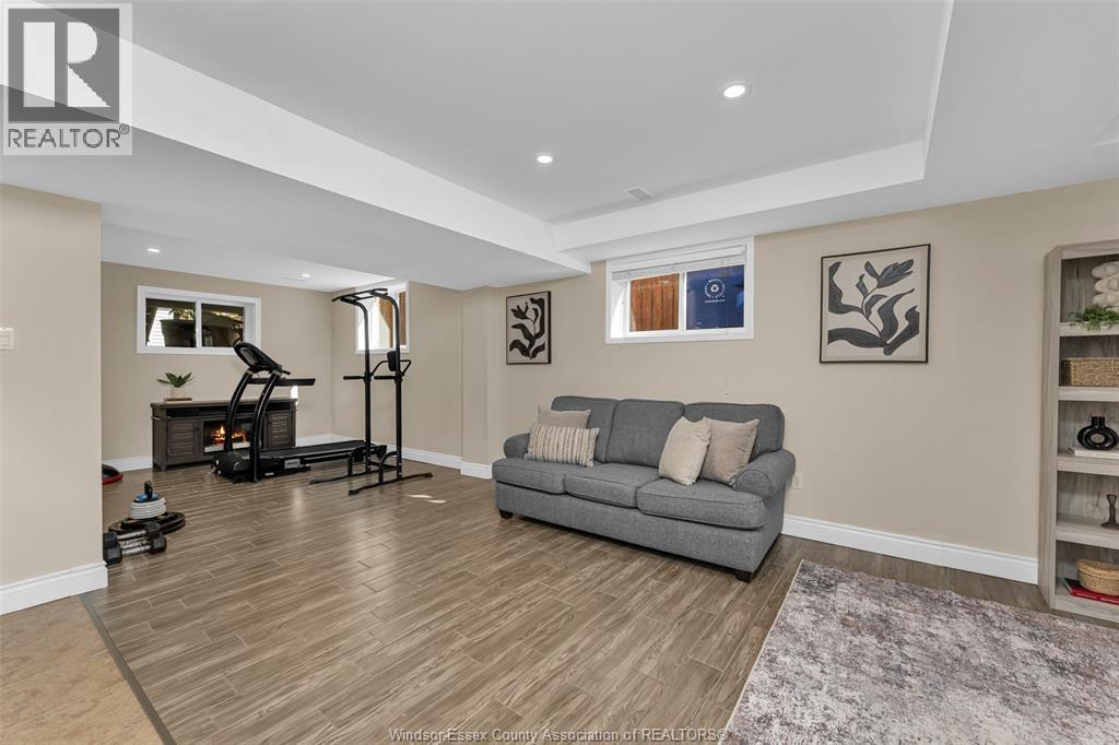 2222 Longfellow Avenue, Windsor, Ontario  N9B 3J8 - Photo 18 - 26023705