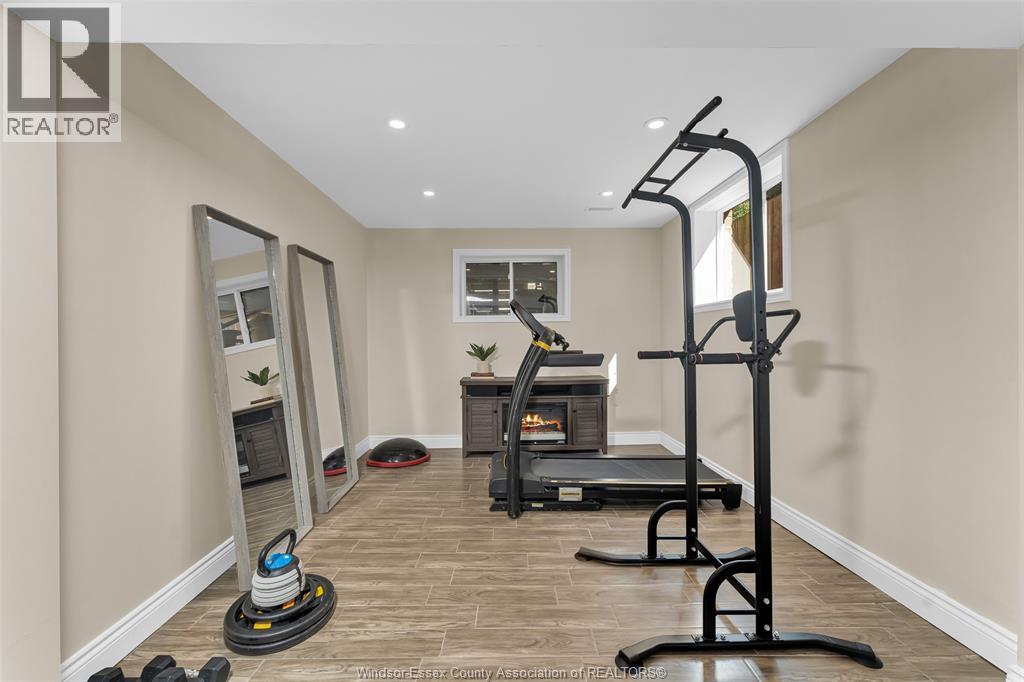 2222 Longfellow Avenue, Windsor, Ontario  N9B 3J8 - Photo 20 - 26023705