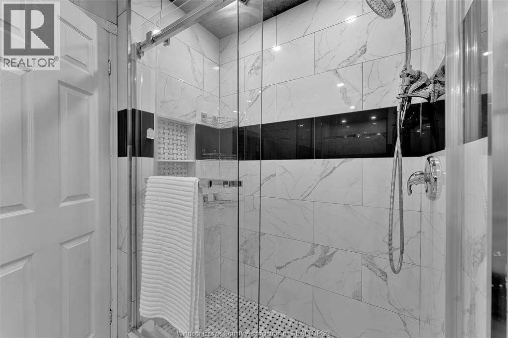 2222 Longfellow Avenue, Windsor, Ontario  N9B 3J8 - Photo 30 - 26023705