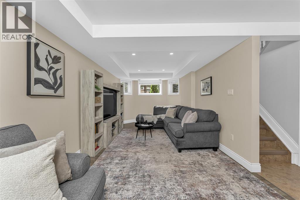 2222 Longfellow Avenue, Windsor, Ontario  N9B 3J8 - Photo 17 - 26023705