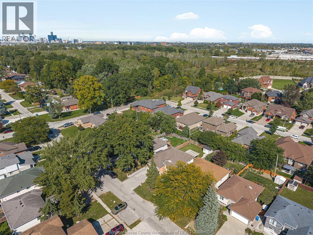 2222 Longfellow Avenue, Windsor, Ontario  N9B 3J8 - Photo 38 - 26023705