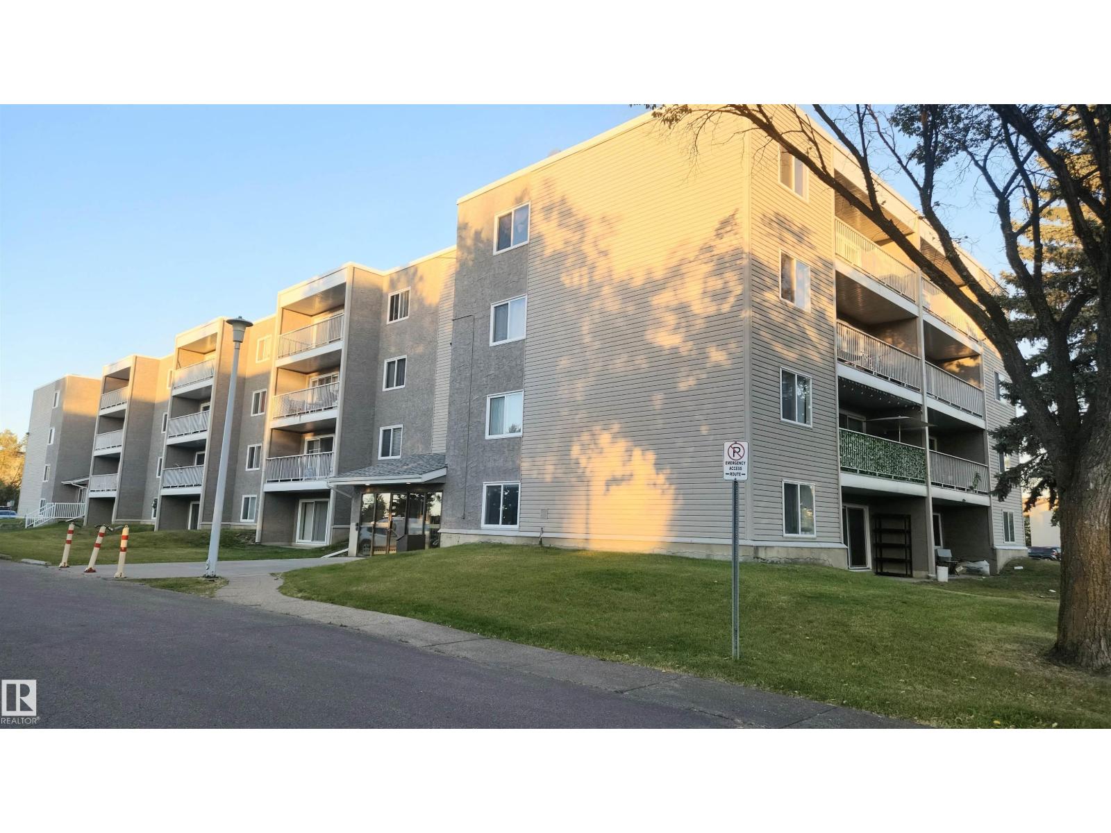 #109 18204 93 Av Nw, Edmonton, Alberta  T5T 2V2 - Photo 1 - E4511010