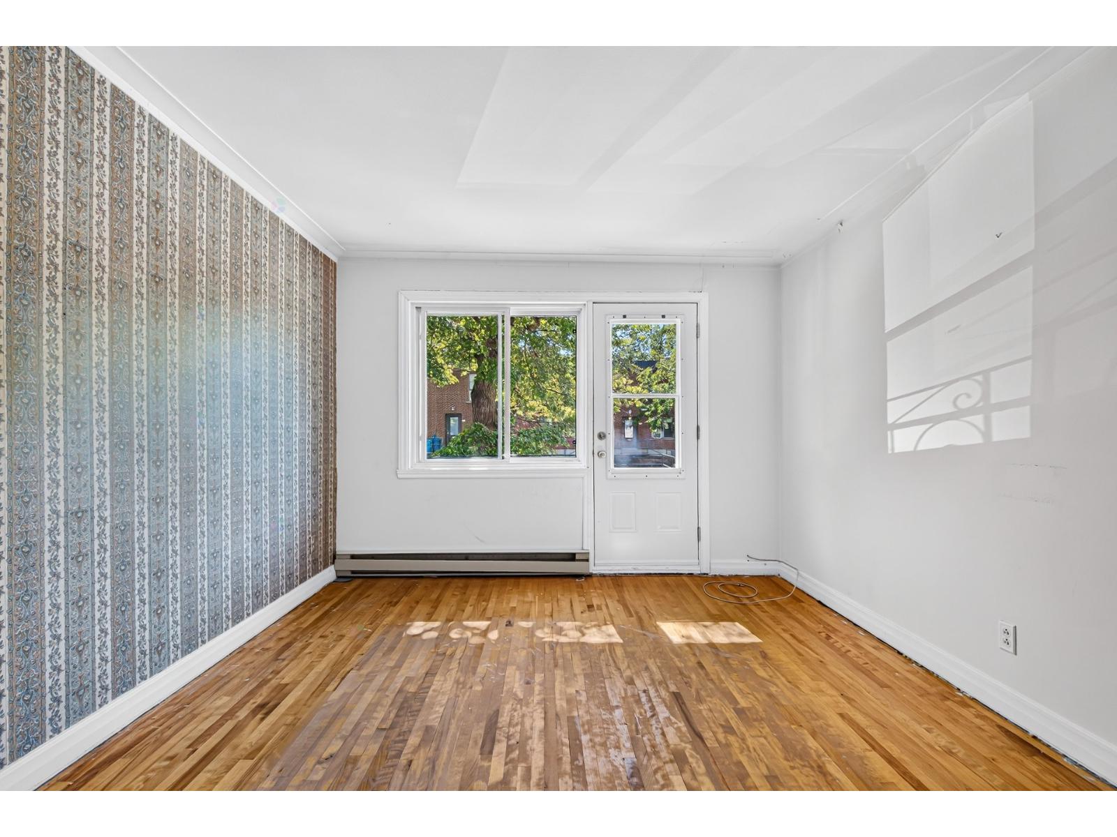 4925-4929 Rue St-Donat Montréal (Mercier/Hochelaga-Maisonneuve) Quebec Canada H1K3N7 5