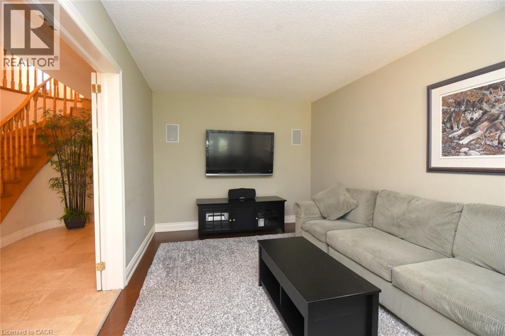 4473 STONEMILL Court Mississauga Ontario Canada L5V1E5 5