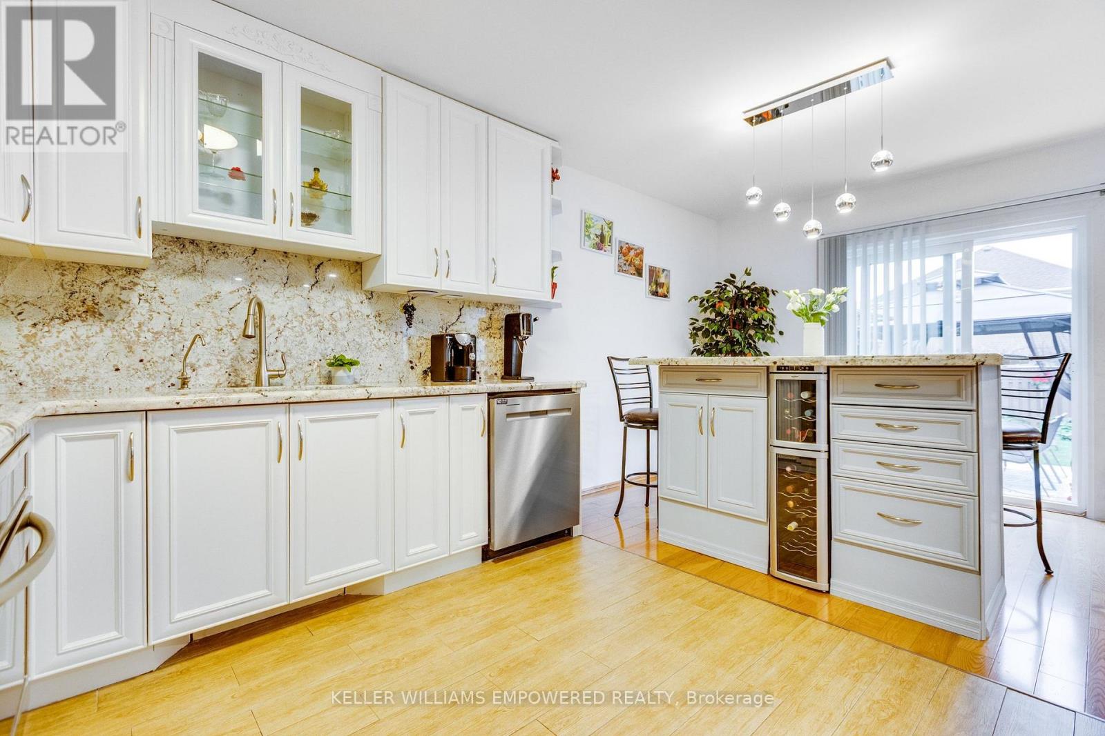 134 Queen Isabella Crescent, Vaughan, Ontario  L6A 3J7 - Photo 10 - N13844520