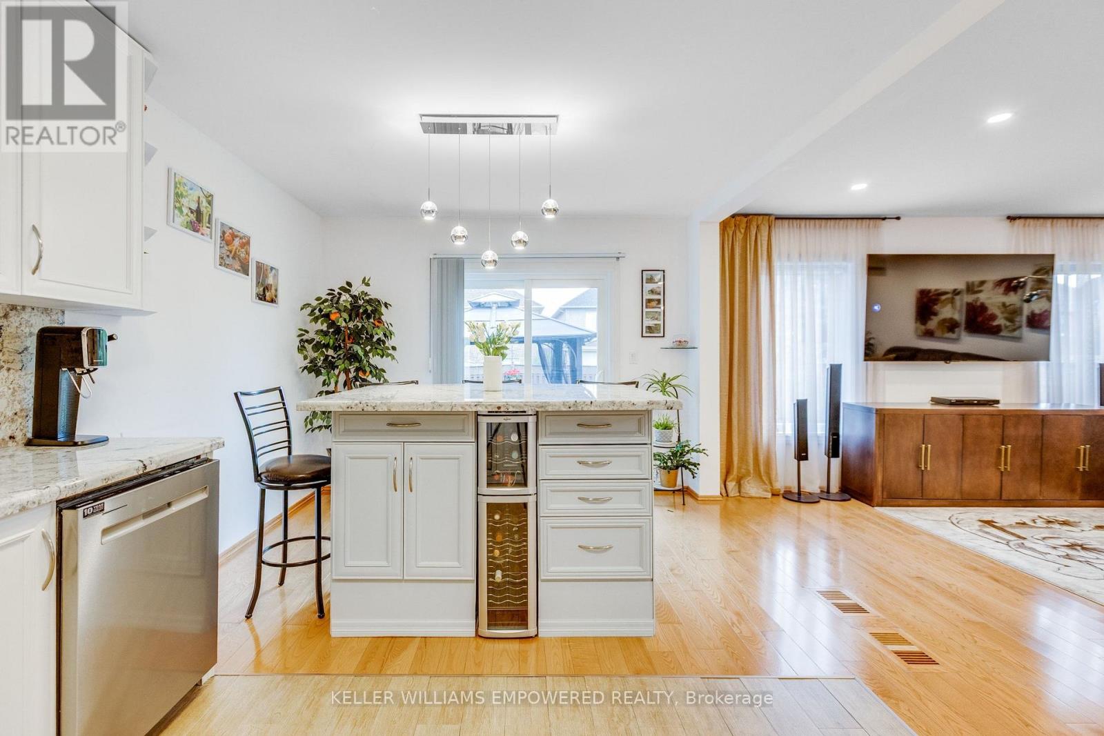 134 Queen Isabella Crescent, Vaughan, Ontario  L6A 3J7 - Photo 11 - N13844520