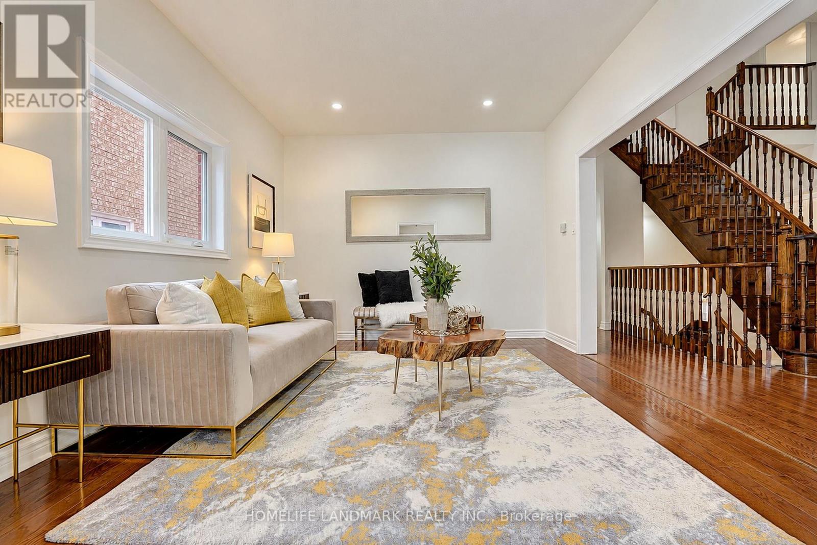 124 Shaftsbury Avenue, Richmond Hill, Ontario  L4C 0G6 - Photo 9 - N13844584