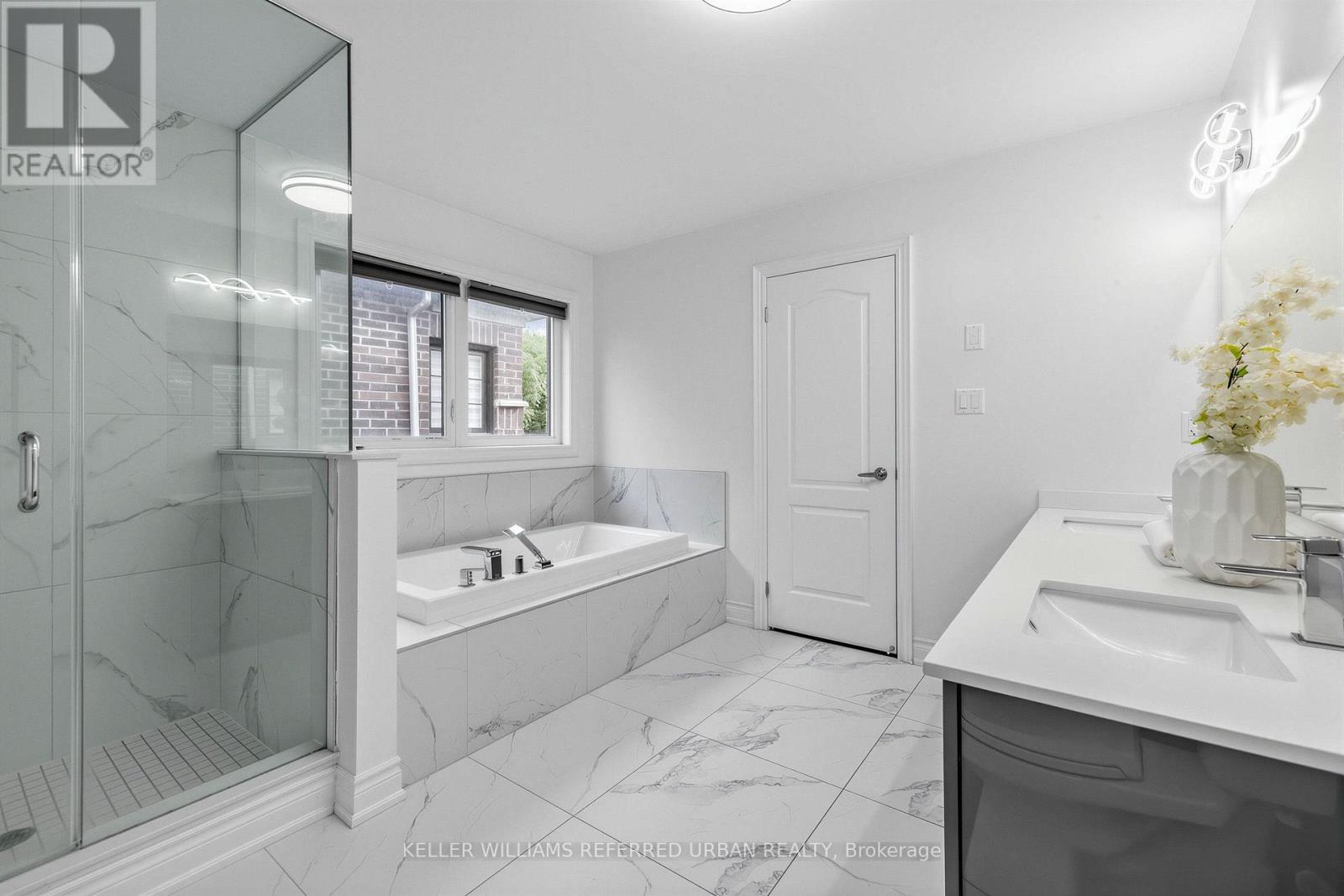 6 Sharonview Crescent, East Gwillimbury, Ontario  L9N 0S5 - Photo 20 - N13844634