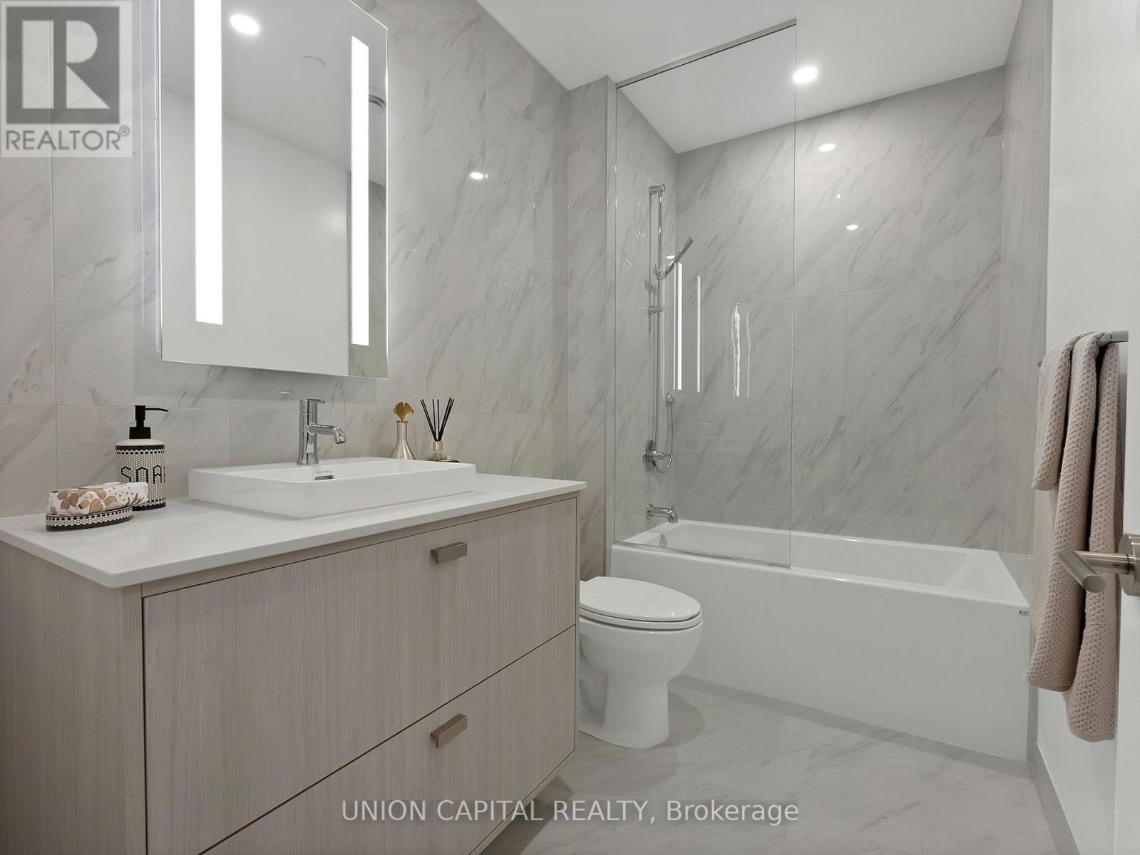 209 - 397 Royal Orchard Boulevard, Markham, Ontario  L3T 4Y9 - Photo 18 - N13844644