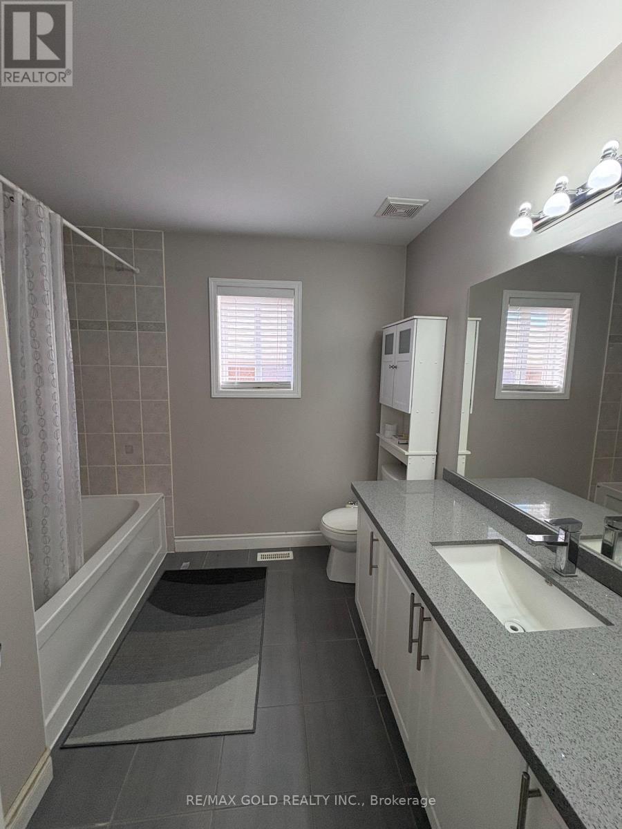 2199 Batters Loop Street, Innisfil, Ontario  L9S 0C9 - Photo 14 - N13844684