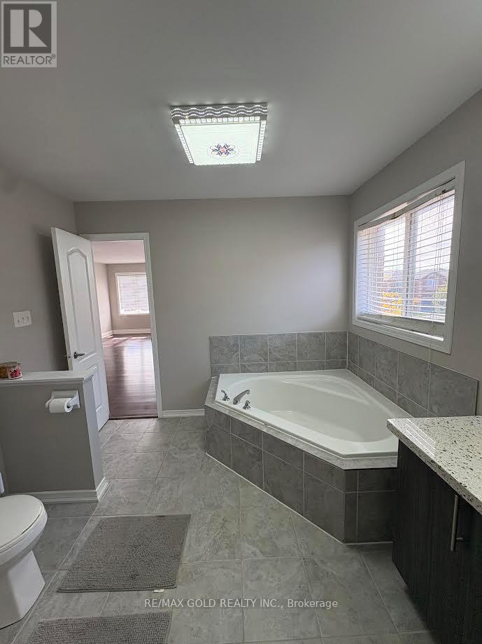 2199 Batters Loop Street, Innisfil, Ontario  L9S 0C9 - Photo 19 - N13844684