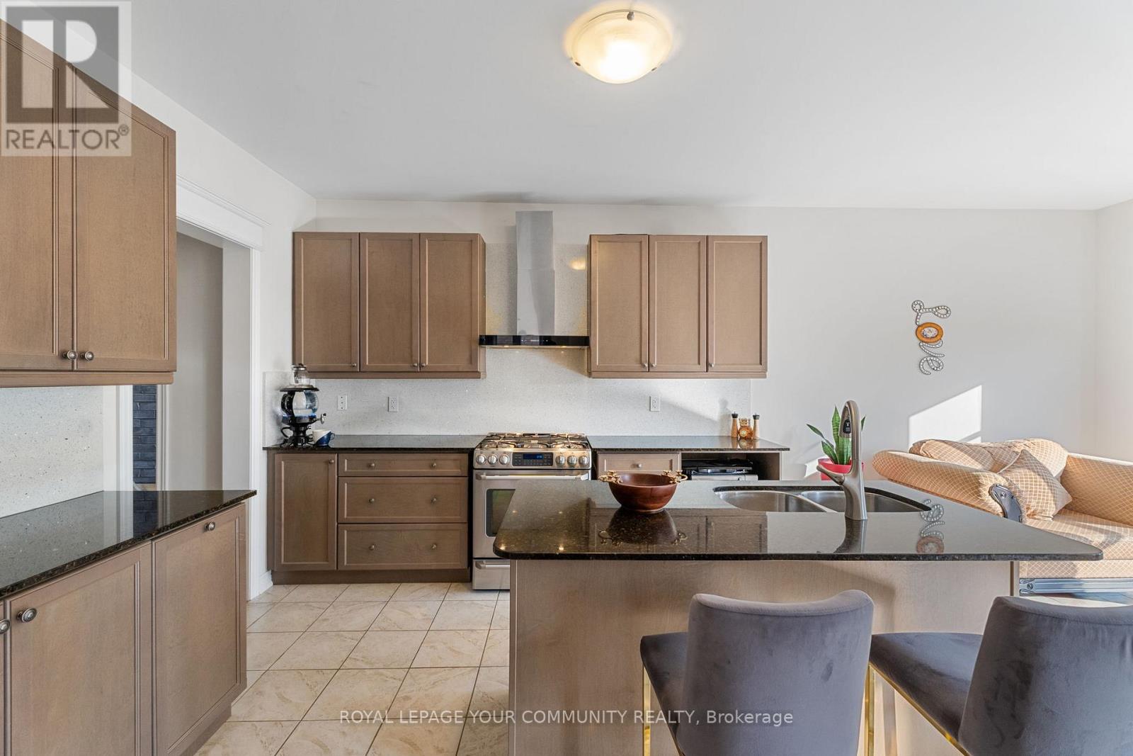 7 Sundew Lane, Richmond Hill, Ontario  L4E 1C3 - Photo 10 - N13844714