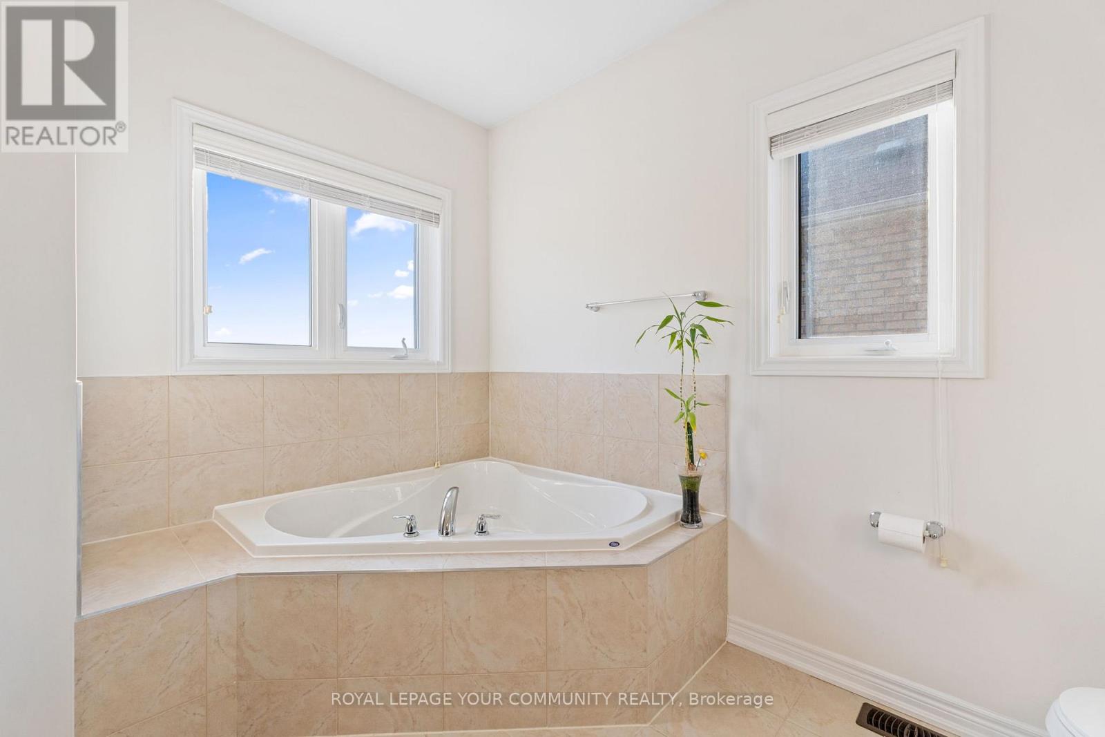 7 Sundew Lane, Richmond Hill, Ontario  L4E 1C3 - Photo 23 - N13844714