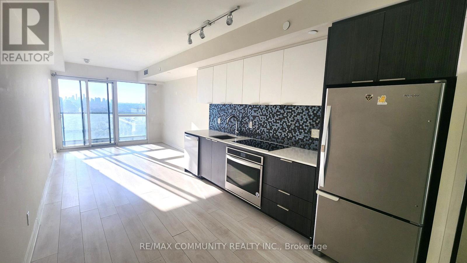 2512 - 2 Sonic Way, Toronto, Ontario  M3C 0P2 - Photo 10 - C13843404
