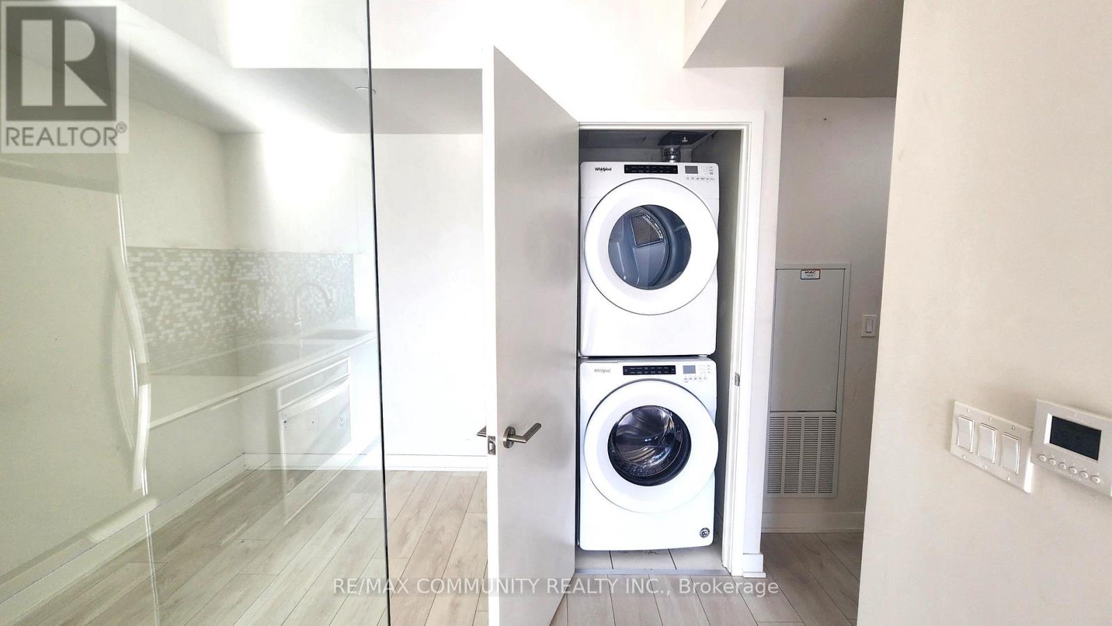2512 - 2 Sonic Way, Toronto, Ontario  M3C 0P2 - Photo 7 - C13843404
