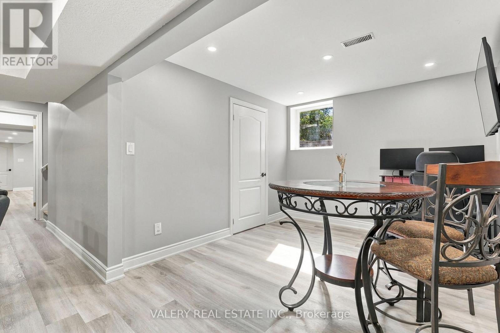 106 Doctor Moore Court, Halton Hills, Ontario  L7J 3A7 - Photo 19 - W13844524