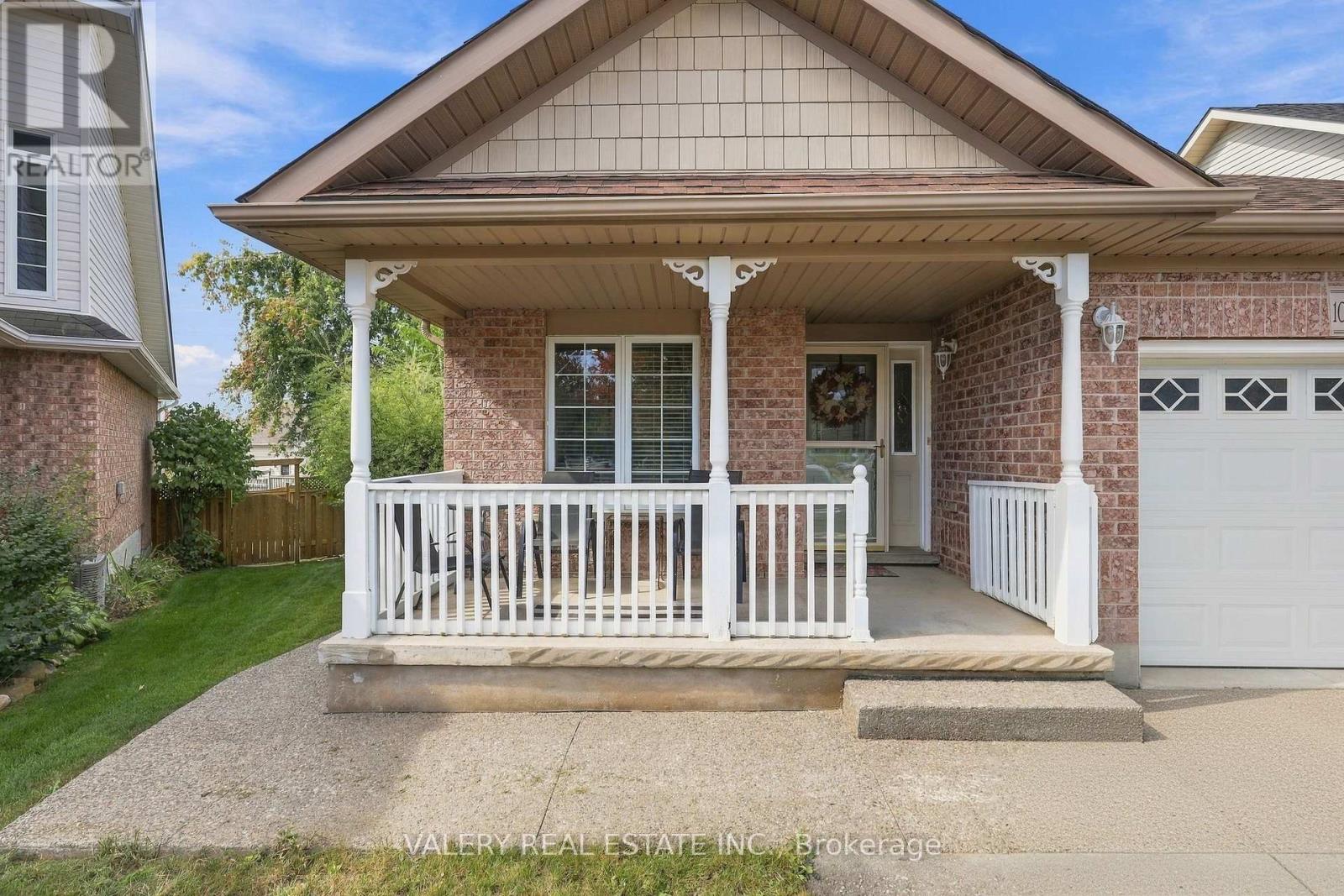 106 Doctor Moore Court, Halton Hills, Ontario  L7J 3A7 - Photo 2 - W13844524