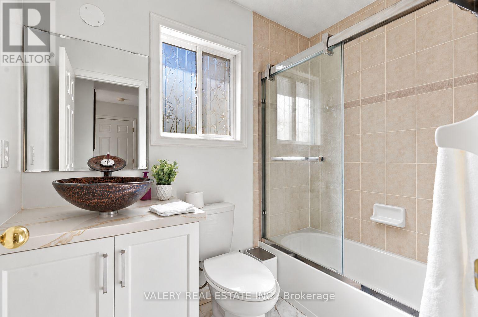106 Doctor Moore Court, Halton Hills, Ontario  L7J 3A7 - Photo 6 - W13844524