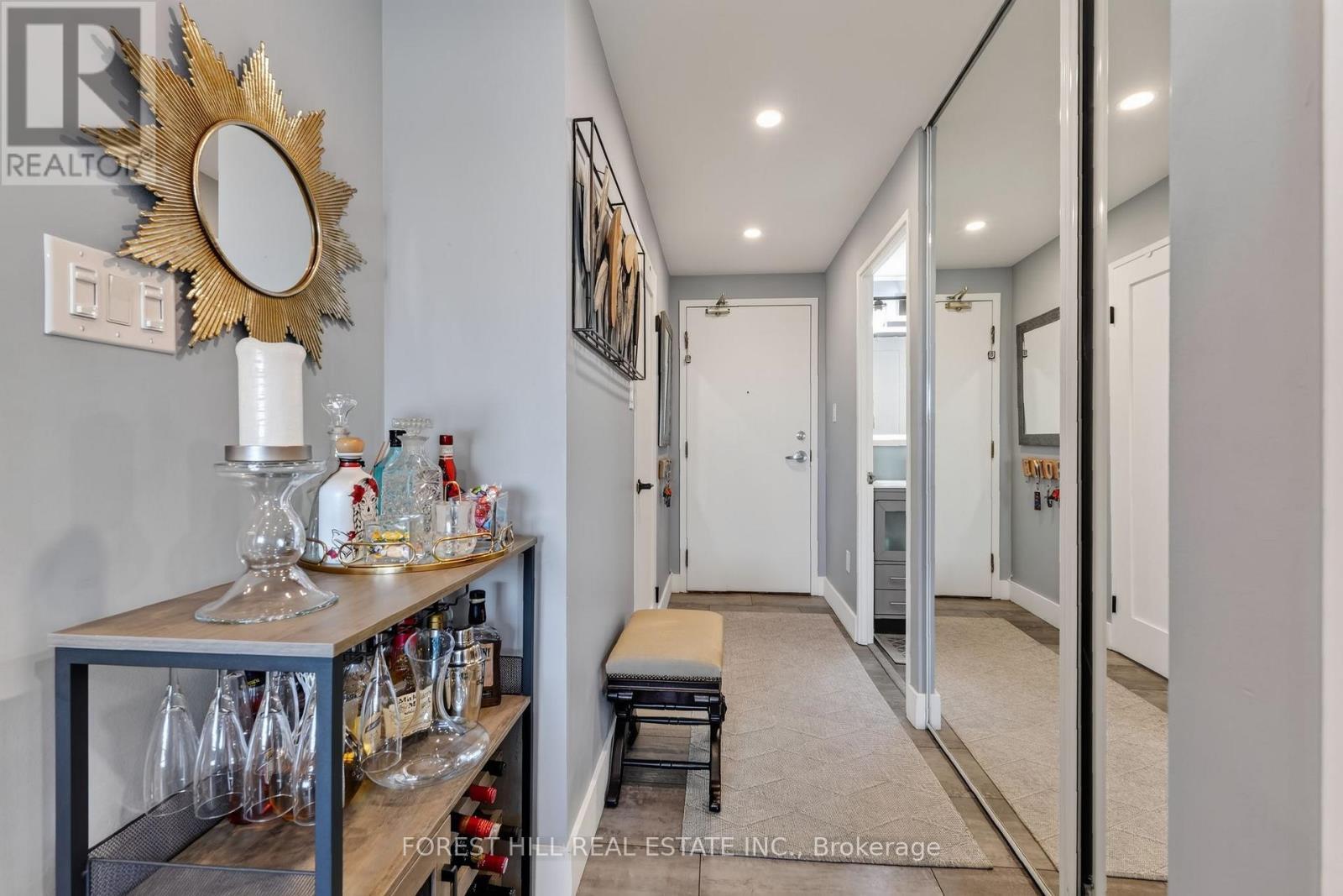1407 - 101 Subway Crescent, Toronto, Ontario  M9B 6K4 - Photo 3 - W13844542