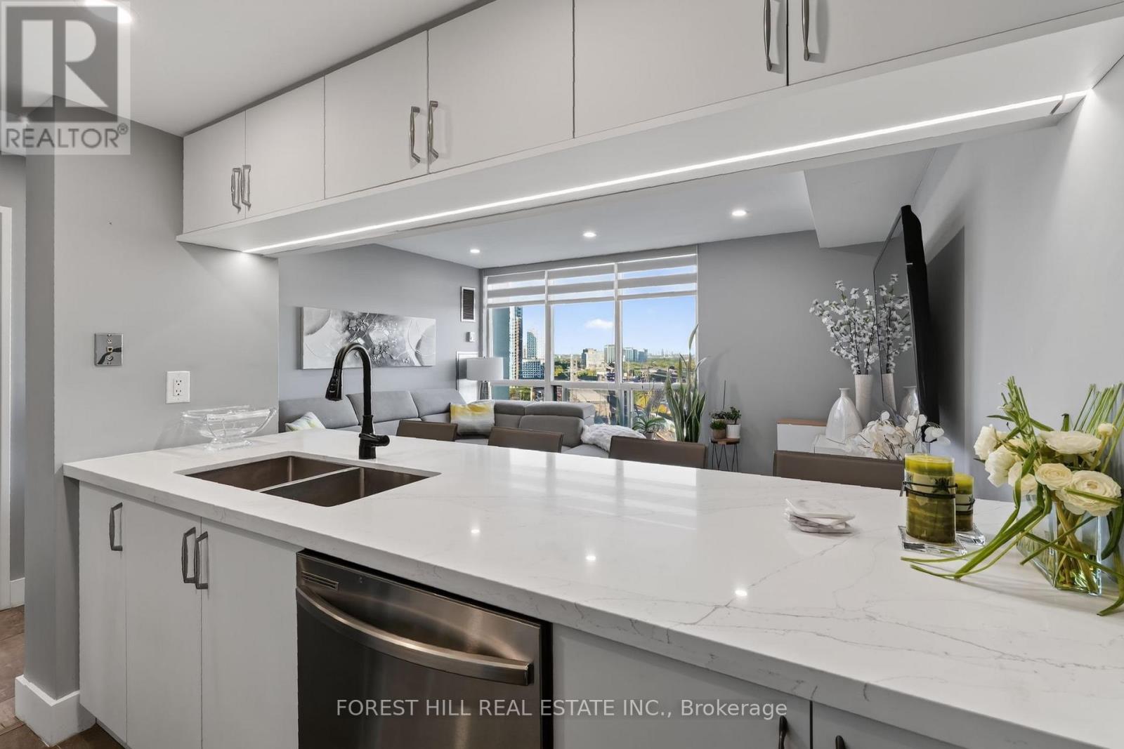 1407 - 101 Subway Crescent, Toronto, Ontario  M9B 6K4 - Photo 5 - W13844542