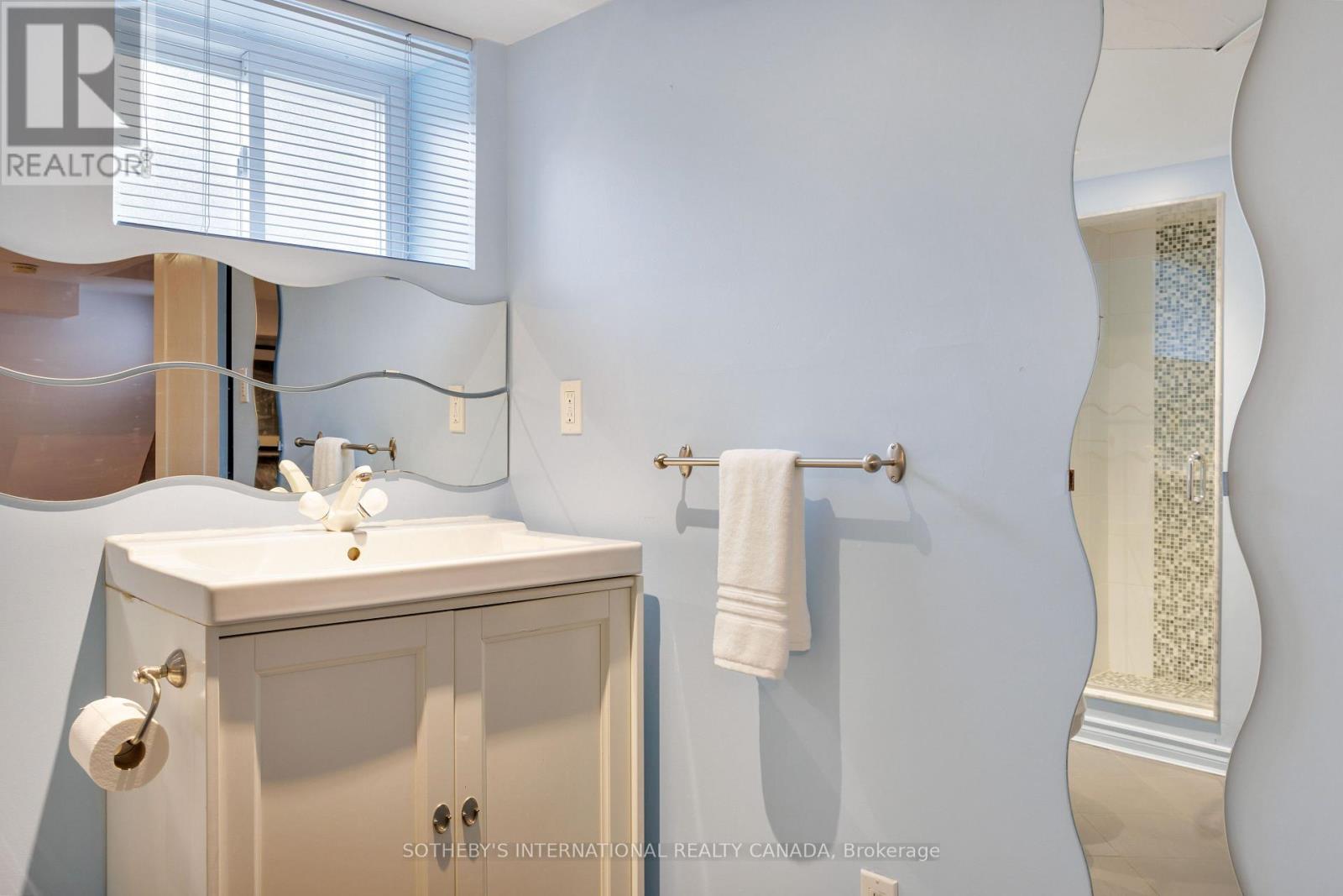145 Brentwood Road N, Toronto, Ontario  M8X 2C8 - Photo 23 - W13844704
