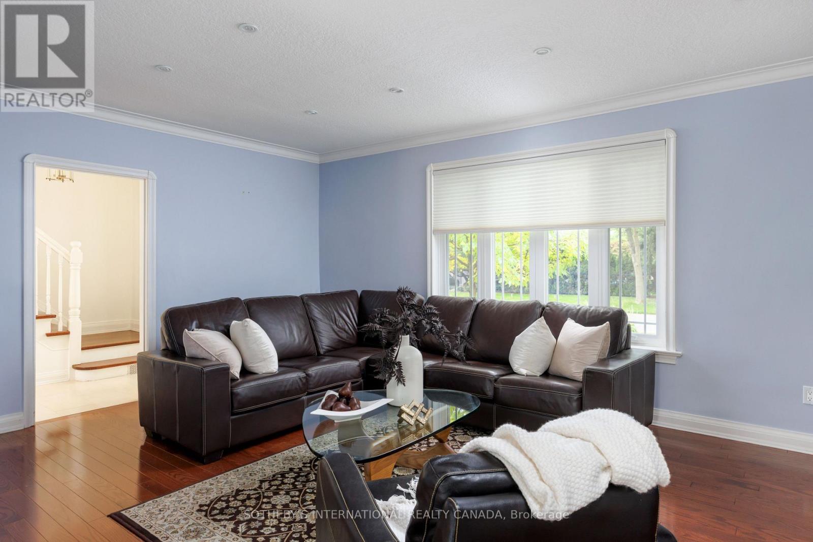 145 Brentwood Road N, Toronto, Ontario  M8X 2C8 - Photo 4 - W13844704