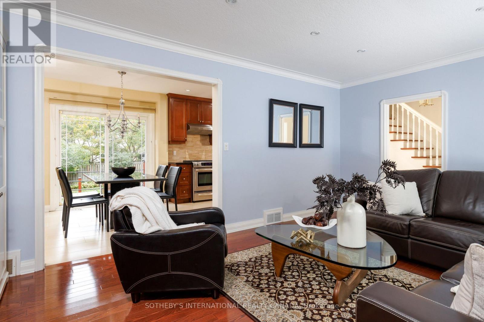 145 Brentwood Road N, Toronto, Ontario  M8X 2C8 - Photo 5 - W13844704