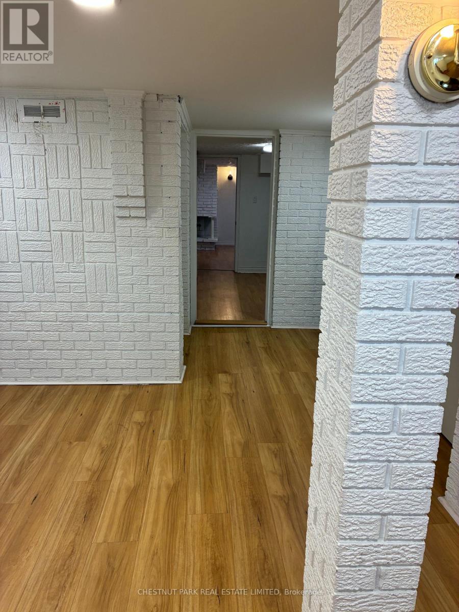 Lower - 173 Chambers Avenue, Toronto, Ontario  M6N 3M5 - Photo 7 - W13844746