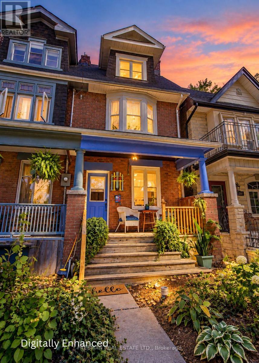 257 BARTLETT AVENUE, Toronto, Ontario