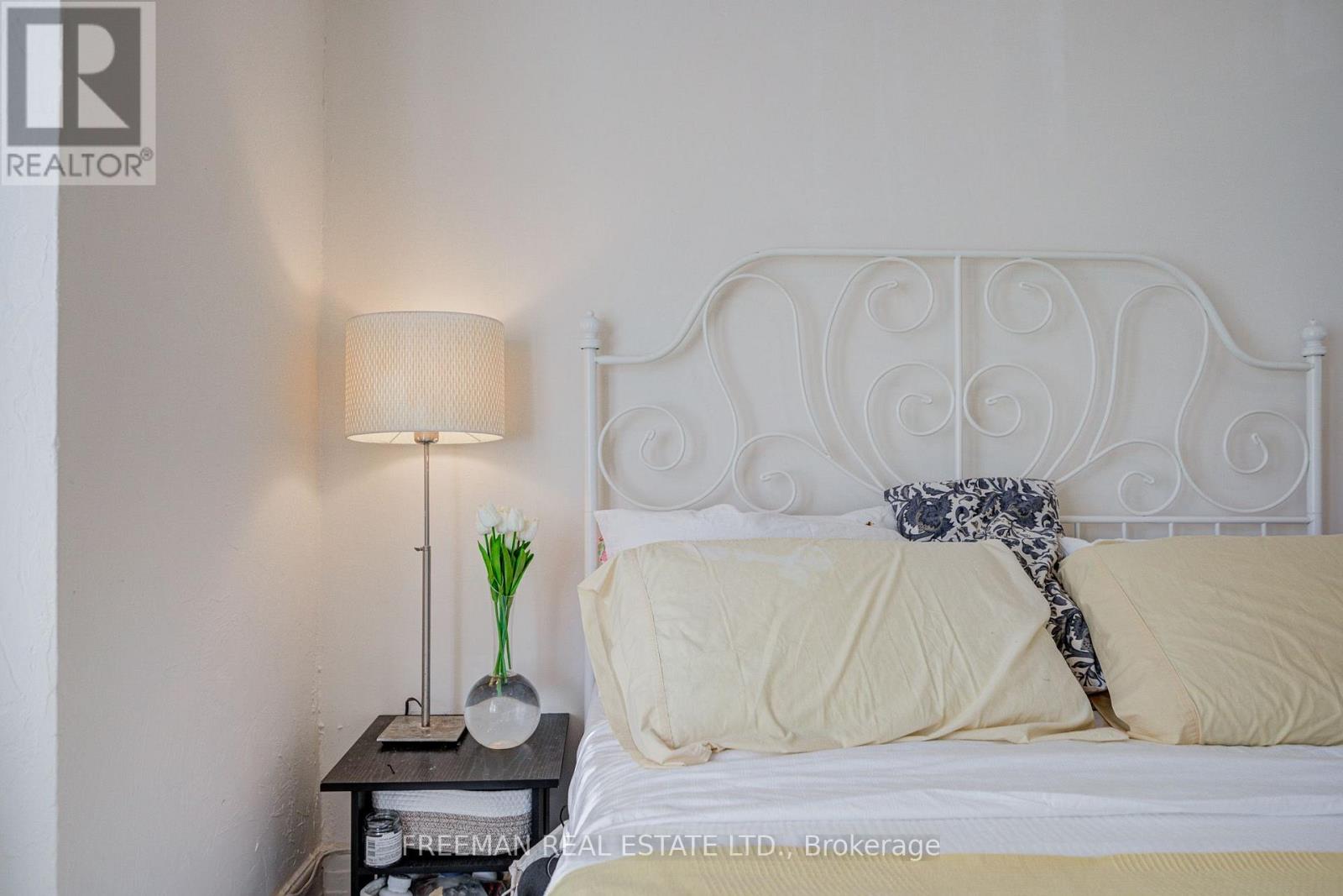 257 Bartlett Avenue, Toronto, Ontario  M6H 3G3 - Photo 22 - W13844748