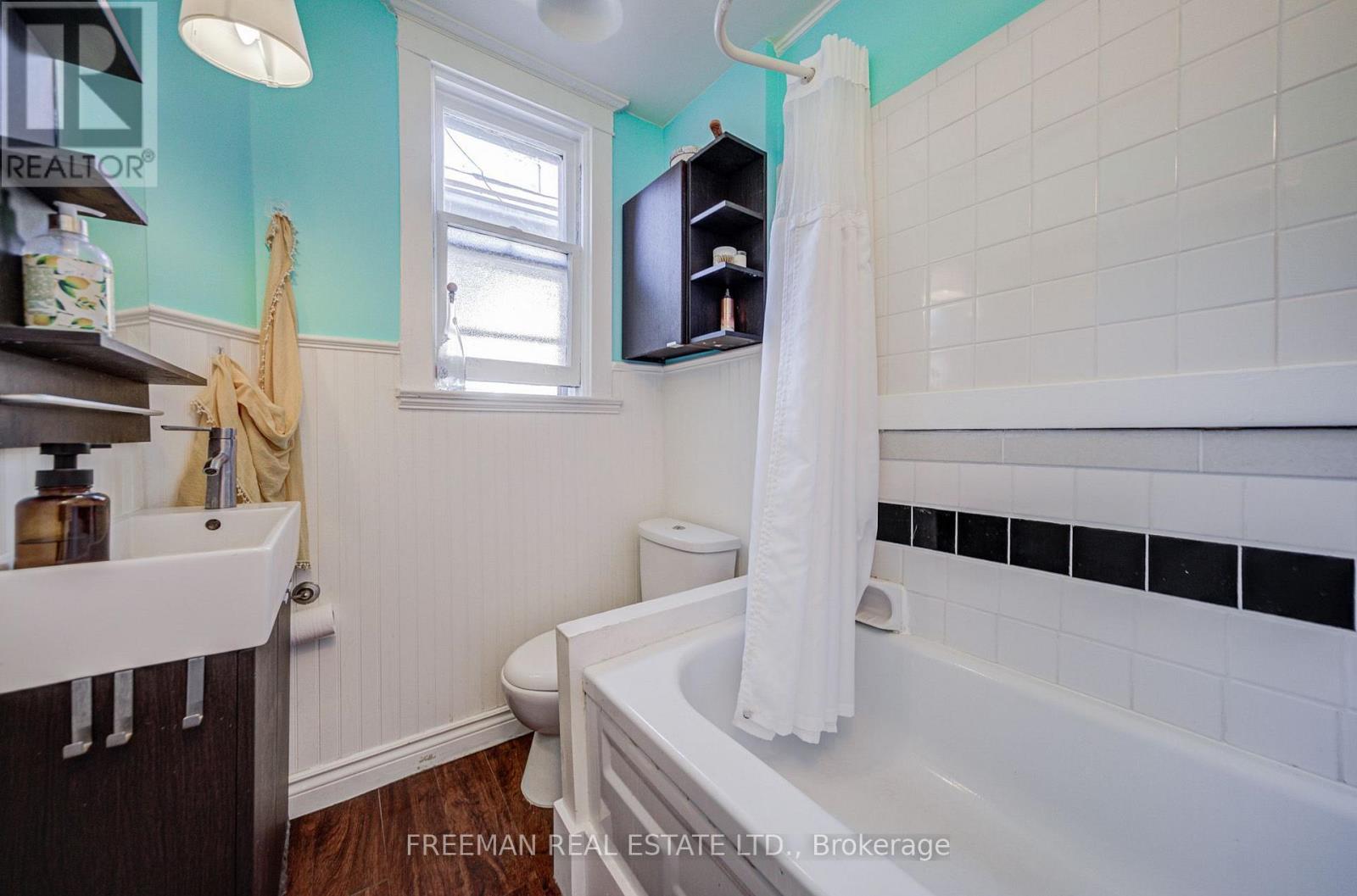 257 Bartlett Avenue, Toronto, Ontario  M6H 3G3 - Photo 30 - W13844748